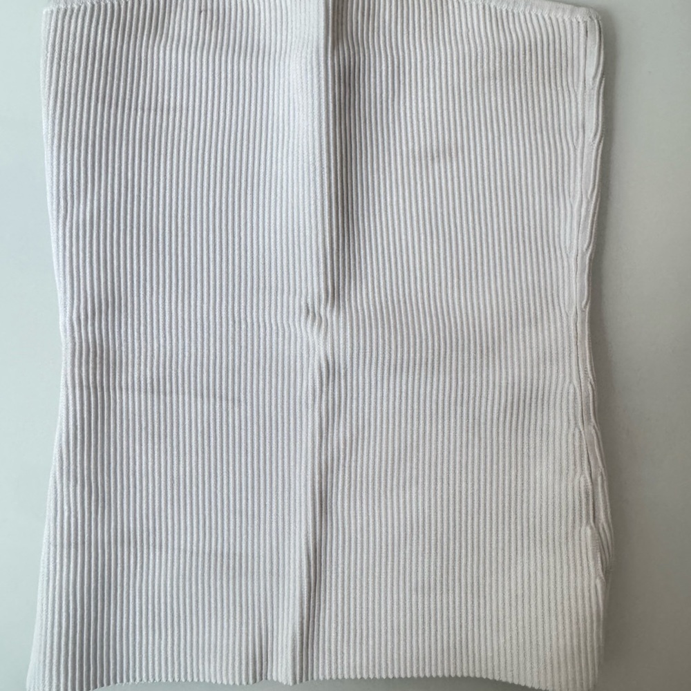 Aritzia White Ribbed Crop Top